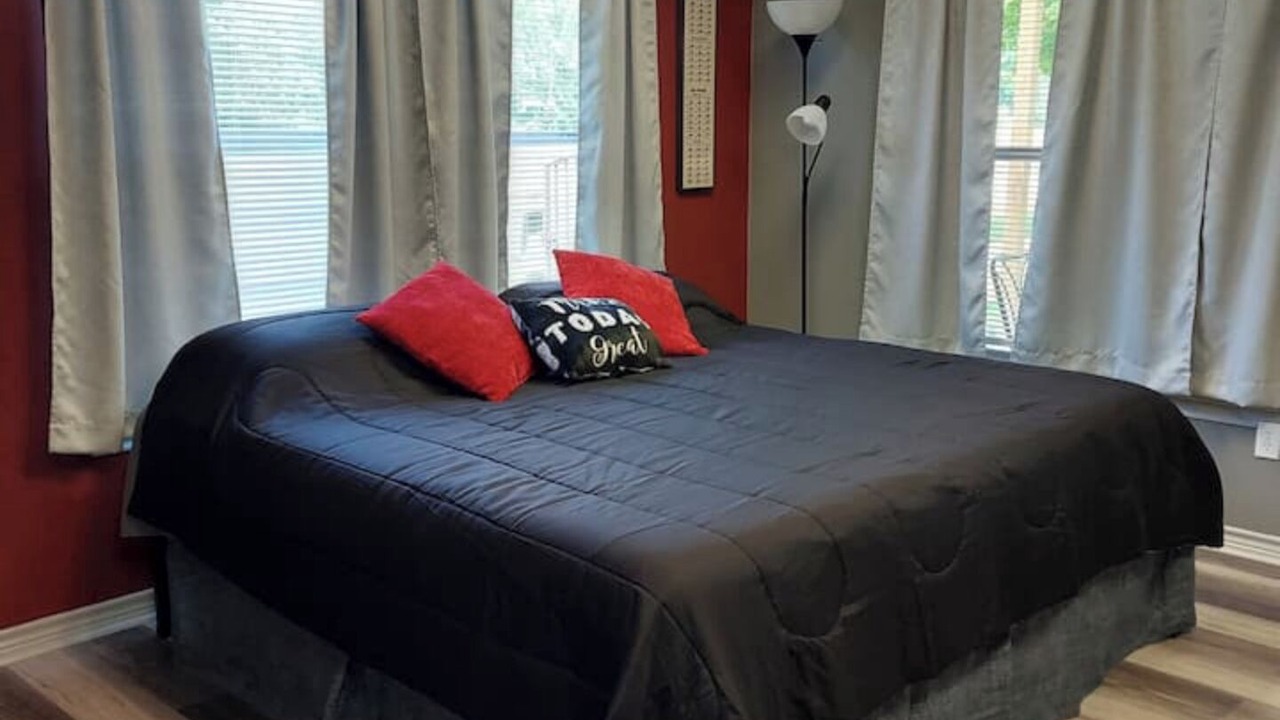 Photo of Bedroom in Mineola