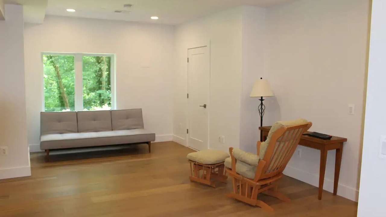 Photo of Livingroom in McLean