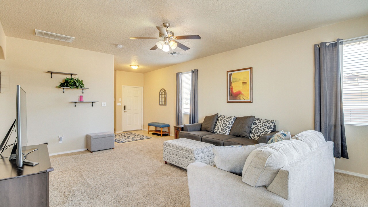 Photo of Livingroom in Paradise Hills Civic