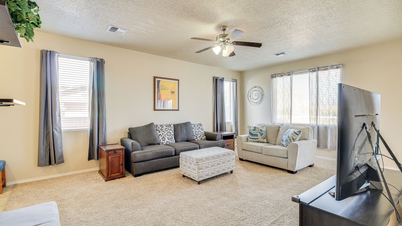 Photo of Livingroom in Paradise Hills Civic