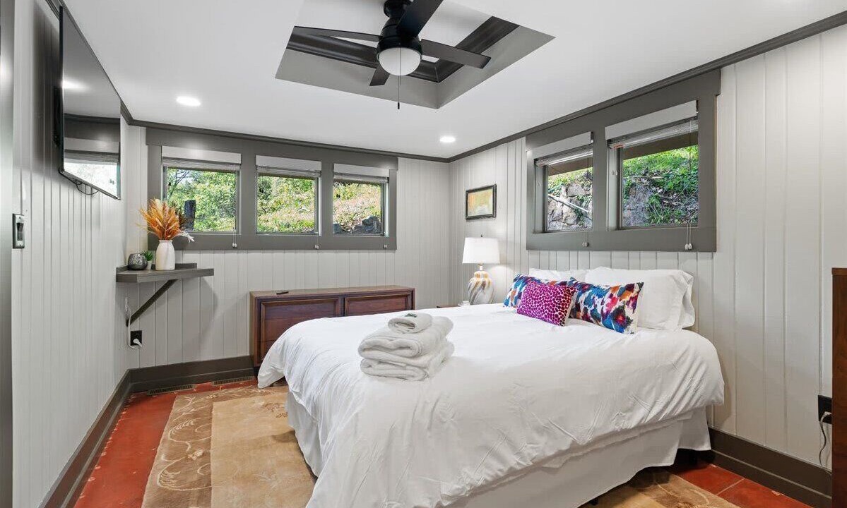 Photo of Bedroom in South Pittsburg