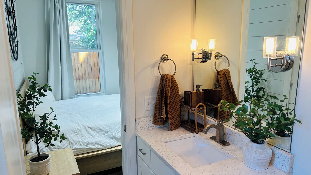 Photo of Bedroom in Hadley - Washington
