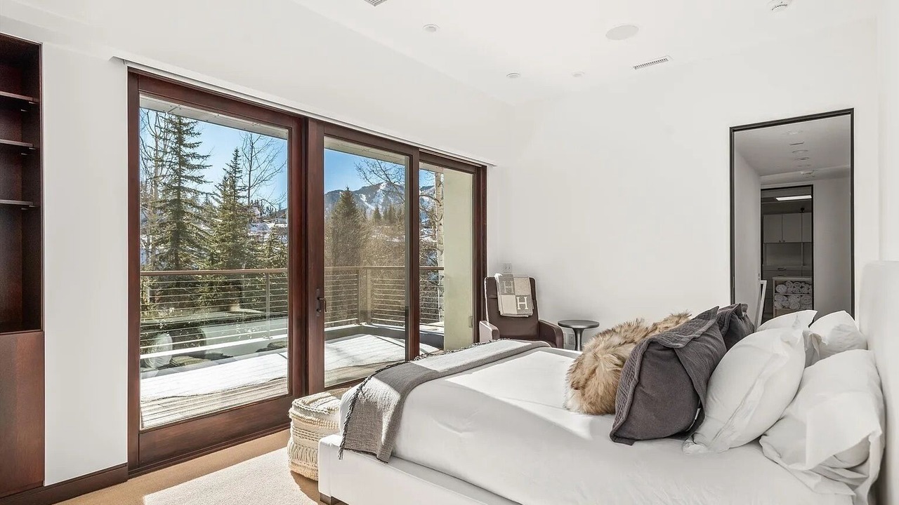 Photo of Bedroom in Red Mountain