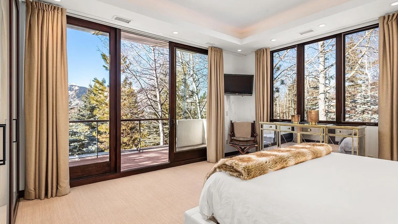 Photo of Bedroom in Red Mountain
