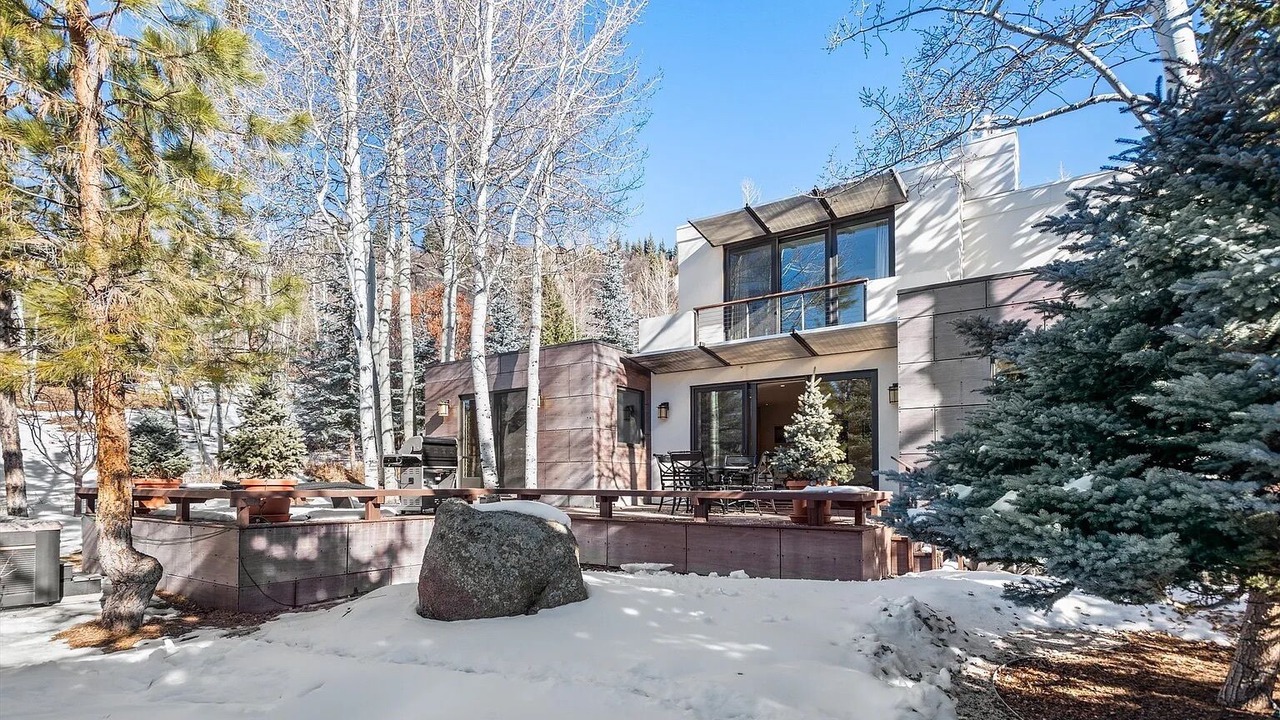 Photo of Outdoor in Red Mountain