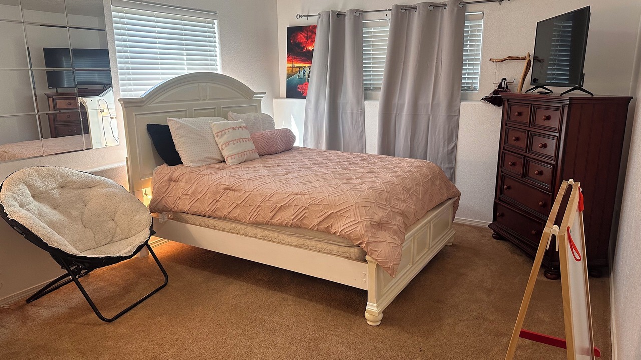Photo of Bedroom in Los Lunas