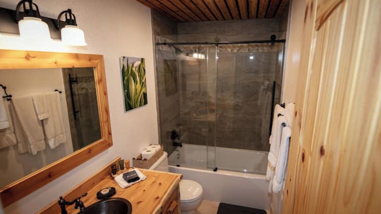 Photo of Bathroom in Lincoln Park