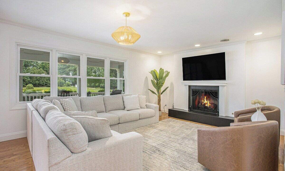 Photo of Livingroom in White Pigeon
