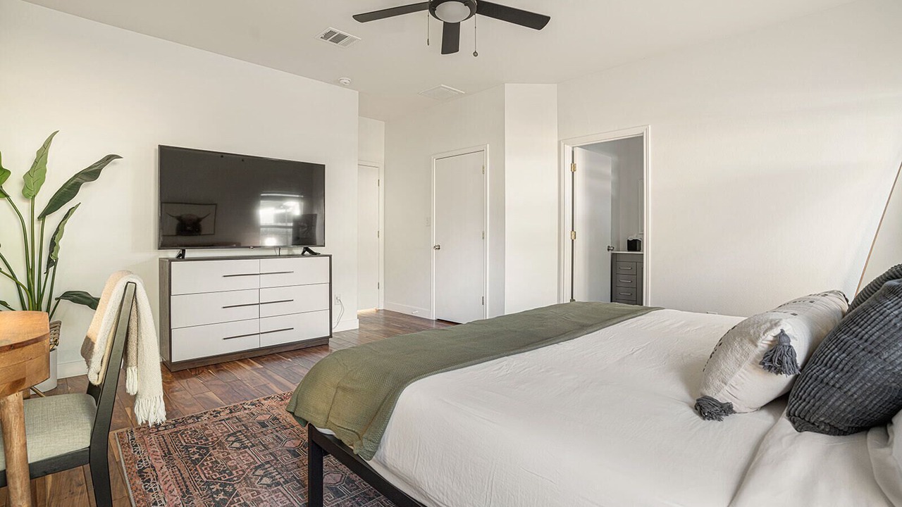 Photo of Bedroom in University Hills and Windsor Park