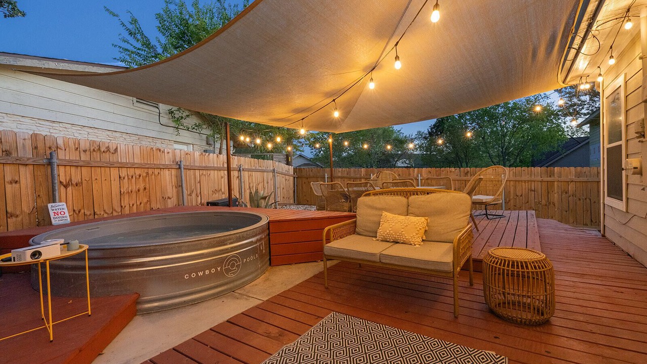 Photo of Patio Balcony in University Hills and Windsor Park