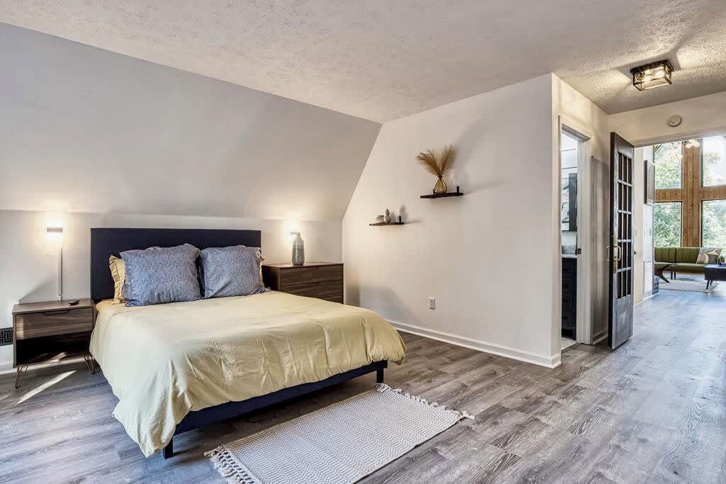 Photo of Bedroom in Kodak