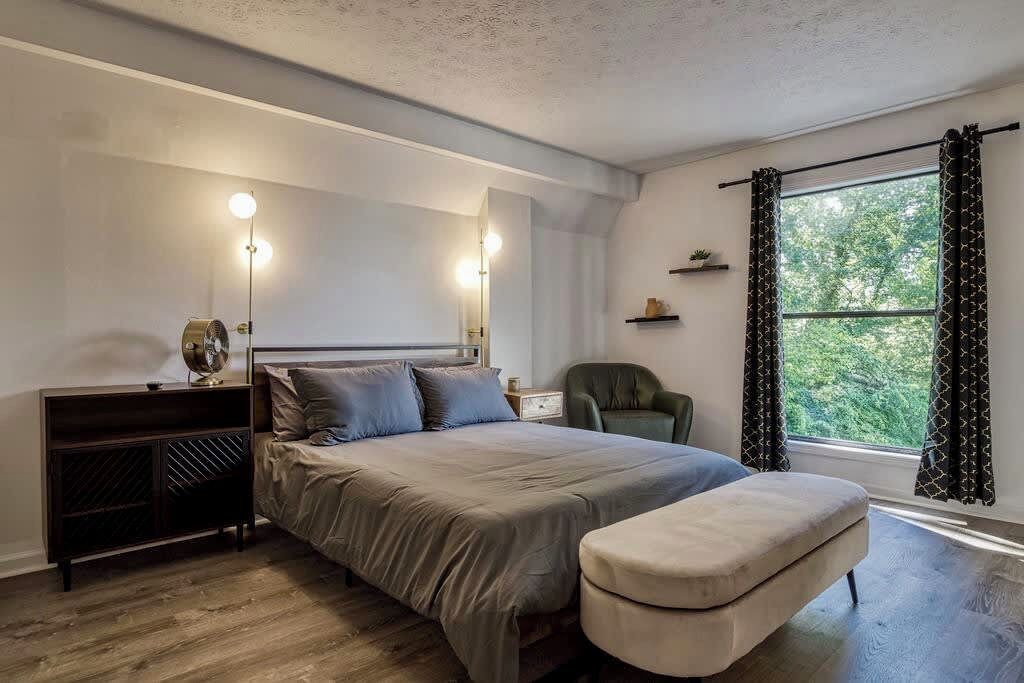 Photo of Bedroom in Kodak
