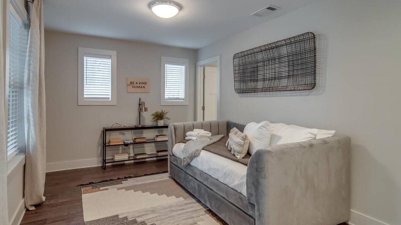 Photo of Livingroom in Historic Waverly