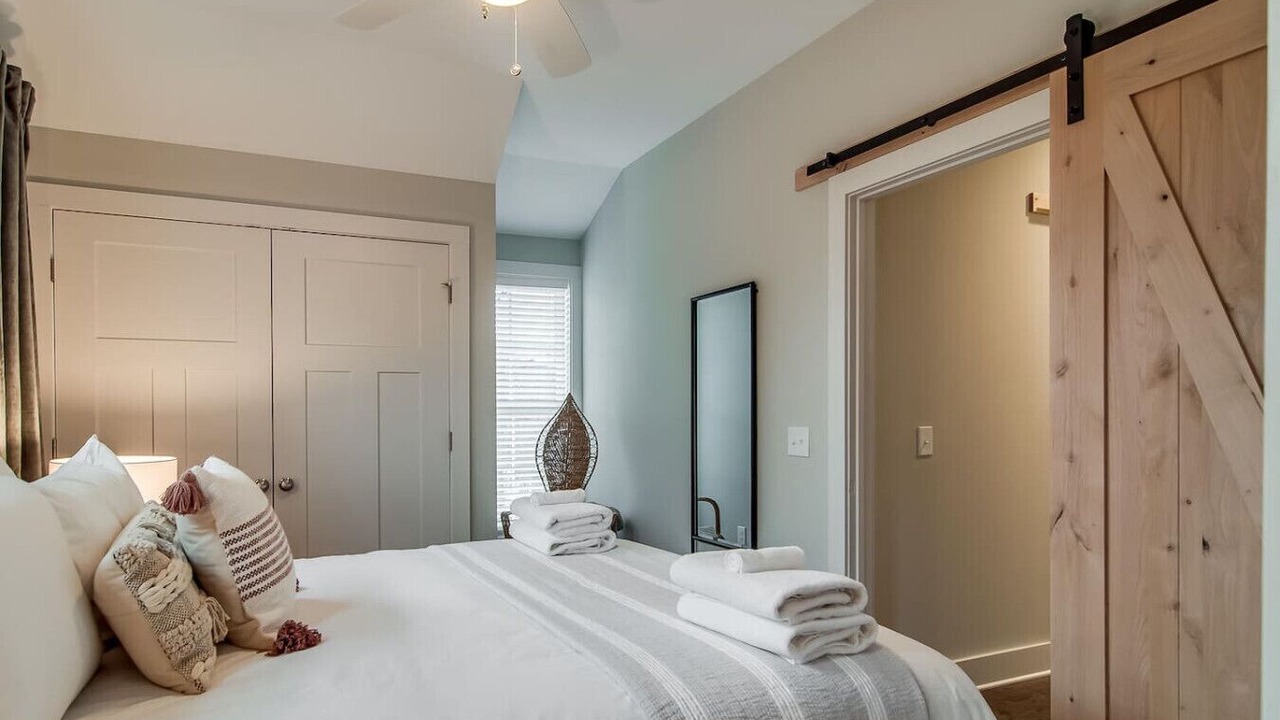 Photo of Bedroom in Historic Waverly