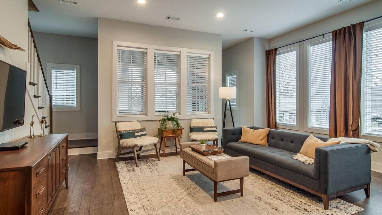 Photo of Livingroom in Historic Waverly