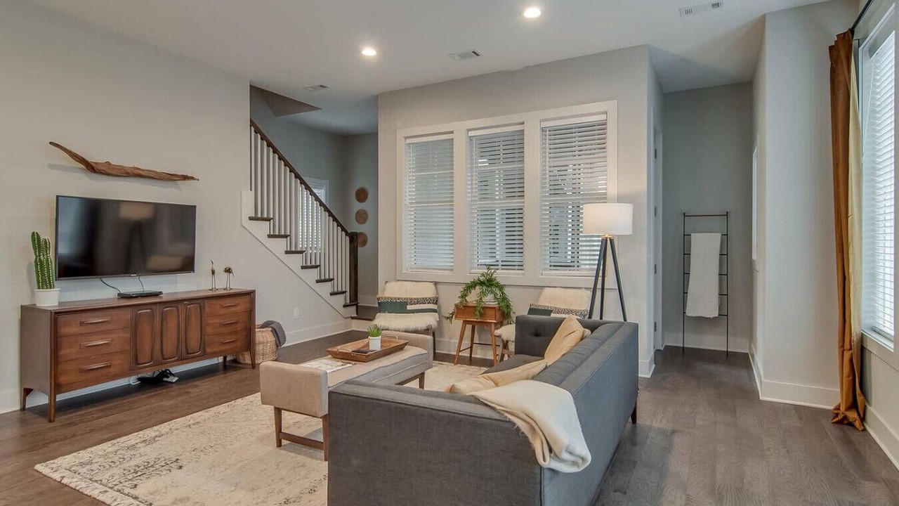 Photo of Livingroom in Historic Waverly