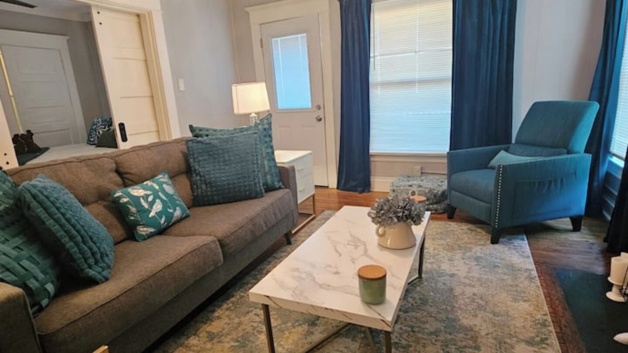 Photo of Livingroom in Huntington