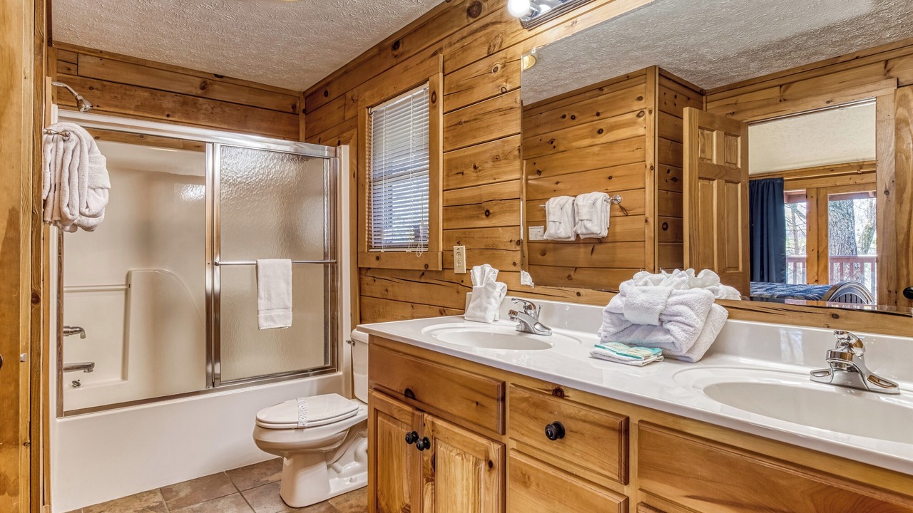 Photo of Bathroom in Black Bear Falls