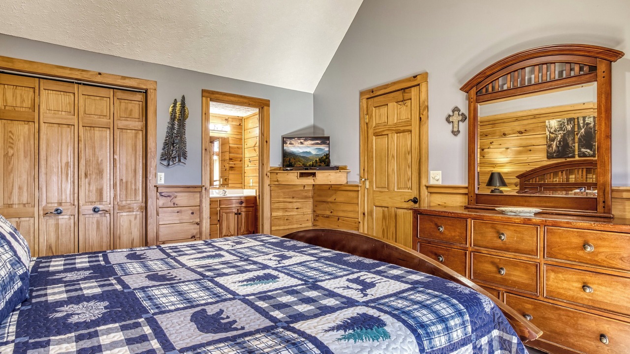 Photo of Bedroom in Black Bear Falls