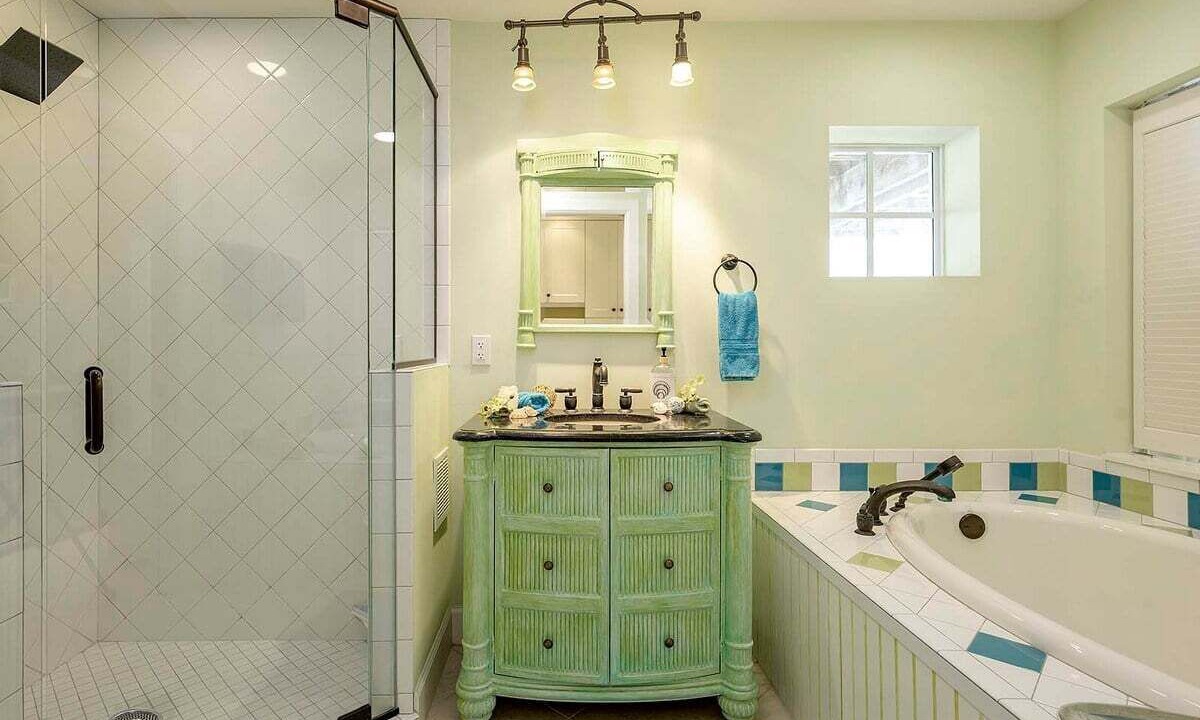 Photo of Bathroom in Cape Harbour