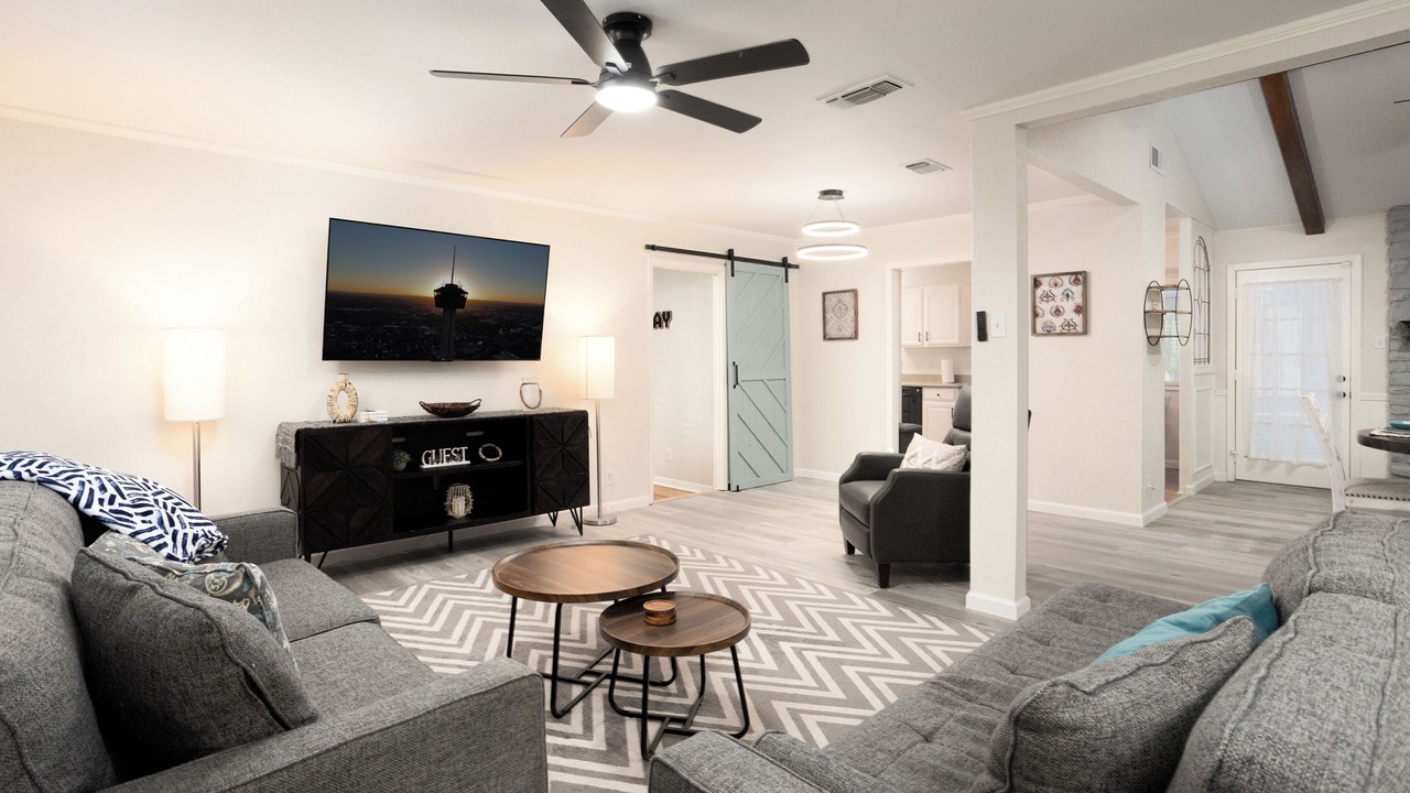 Photo of Livingroom in North San Antonio - SAT