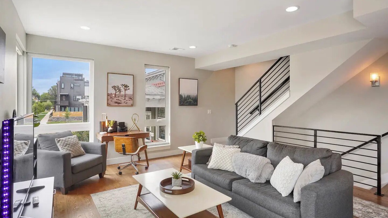 Photo of Livingroom in West Colfax