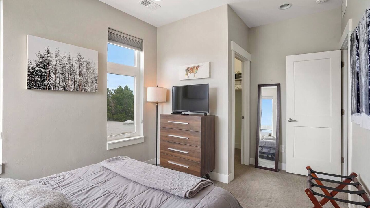 Photo of Bedroom in West Colfax