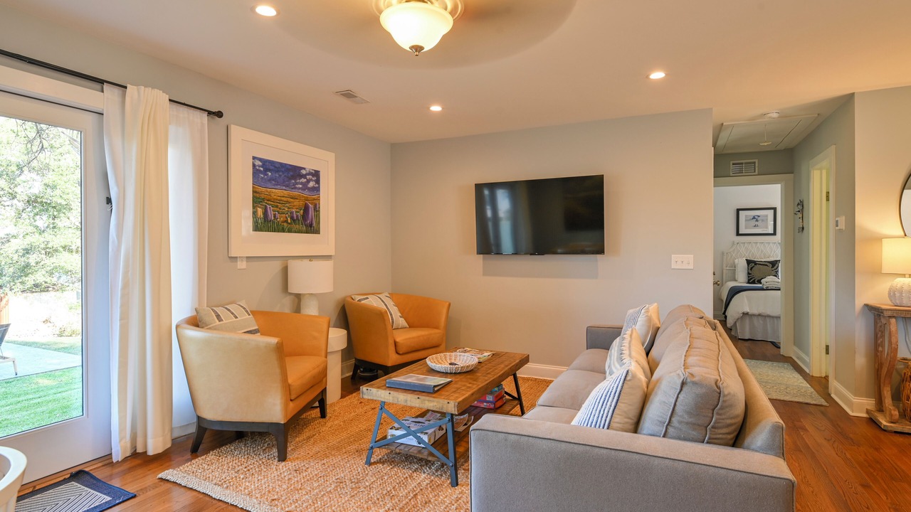 Photo of Livingroom in Hanahan