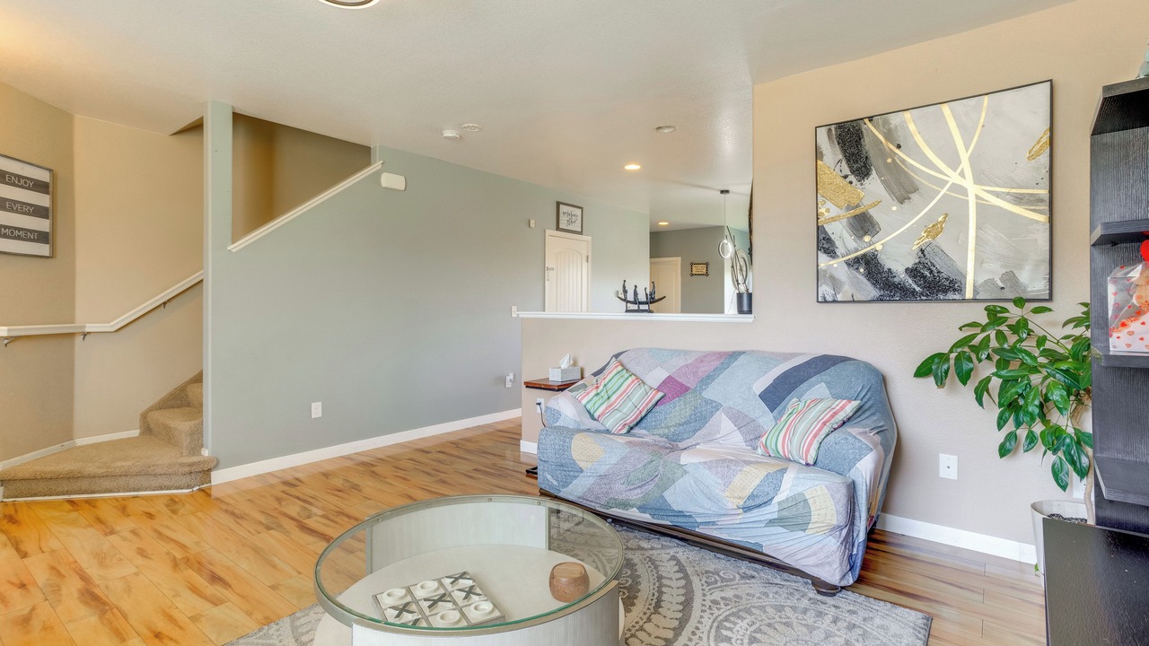 Photo of Livingroom in Dupont