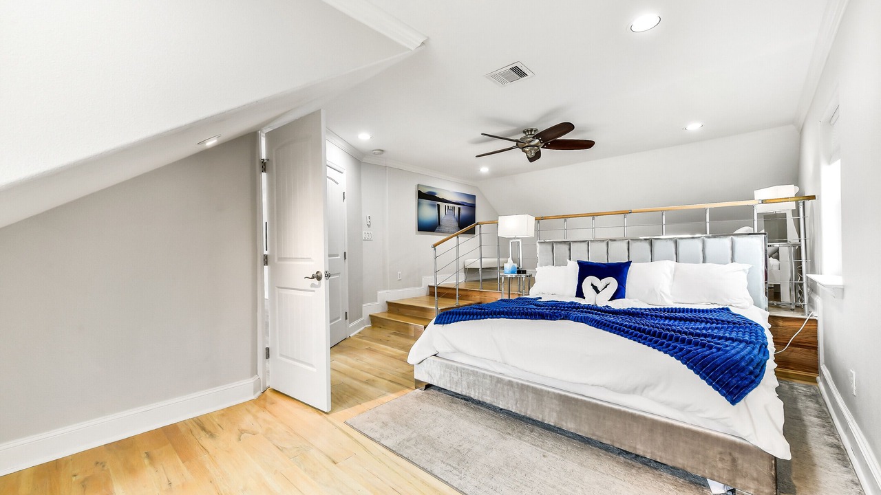 Photo of Bedroom in Clear Lake Shores