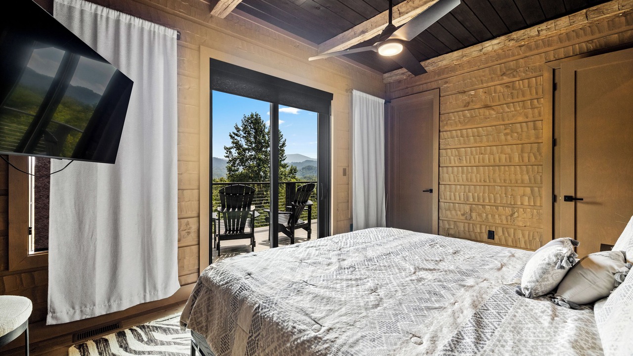 Photo of Bedroom in Gatlinburg - Pigeon Forge