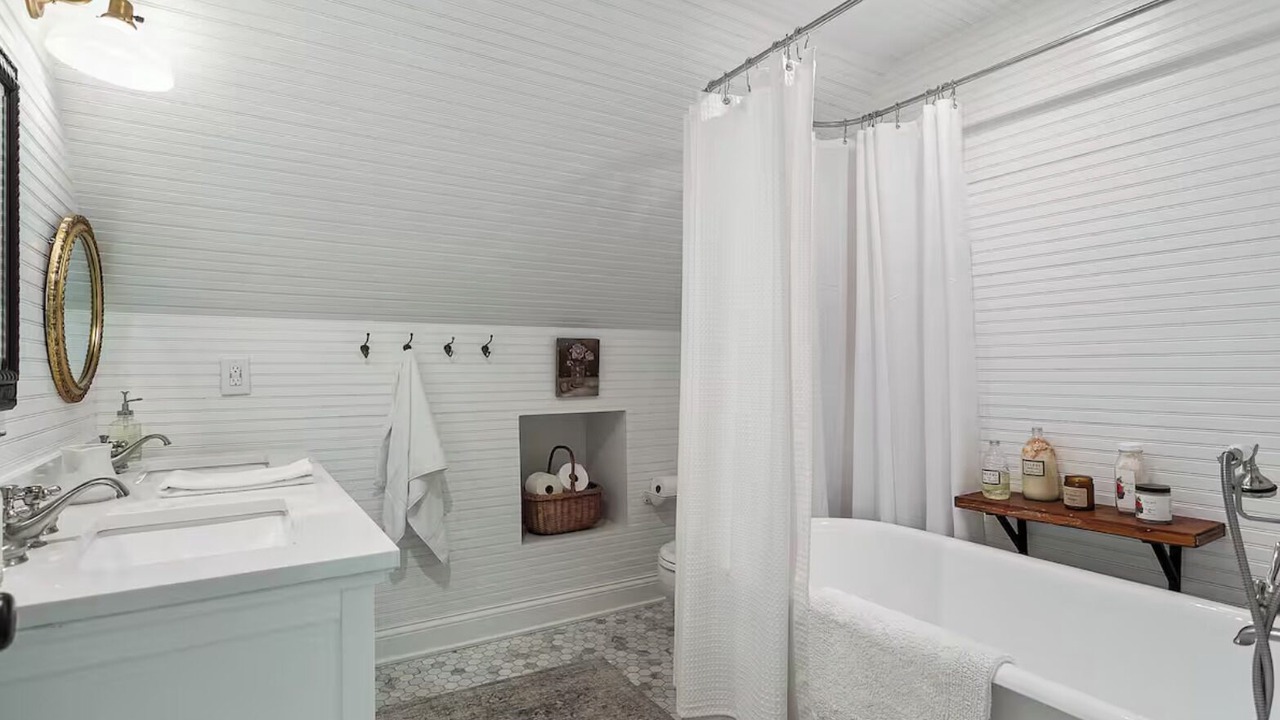 Photo of Bathroom in Leipers Fork