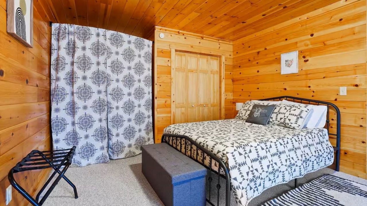 Photo of Bedroom in Logan
