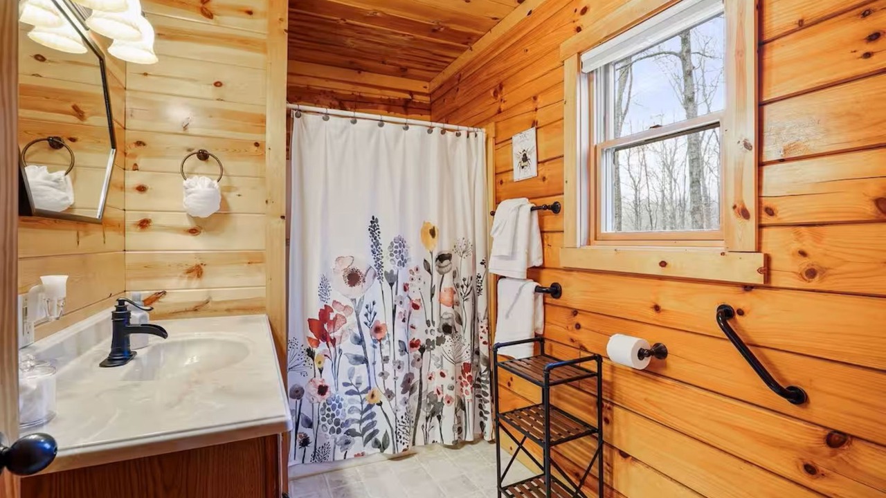 Photo of Bathroom in Logan