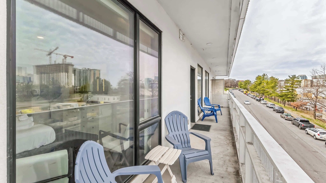 Photo of Patio Balcony in Eighth Avenue
