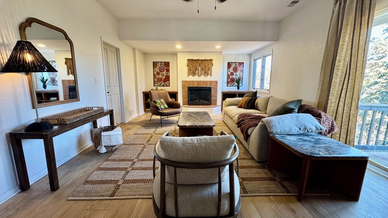 Photo of Livingroom in Morrison