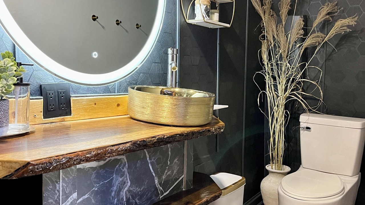 Photo of Bathroom in Pleasant Shade