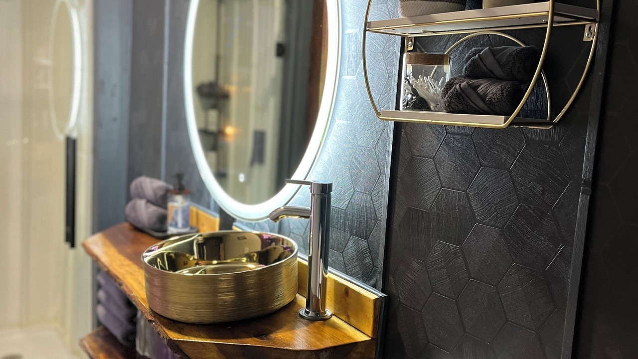 Photo of Bathroom in Pleasant Shade