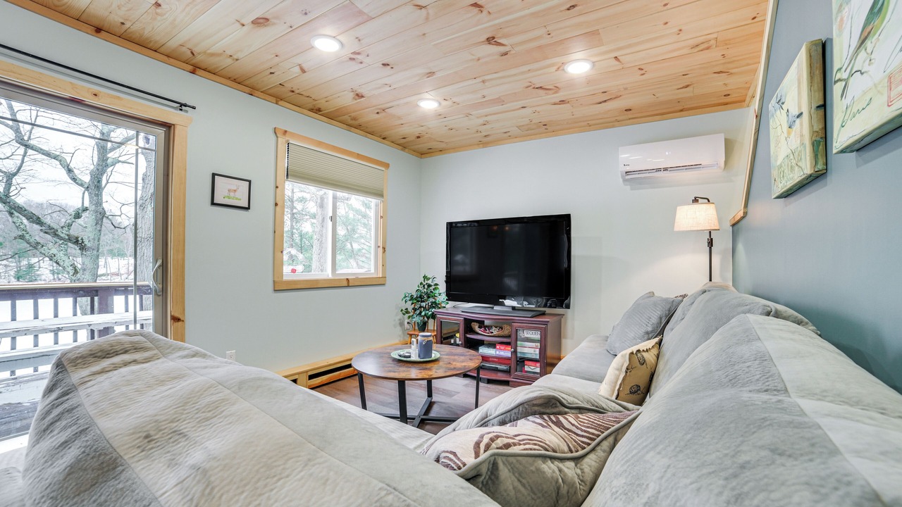 Photo of Livingroom in Herron