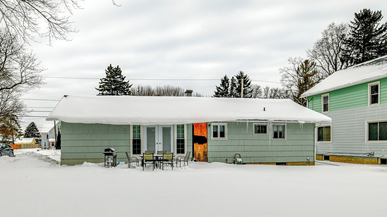 Photo of Outdoor in Utica