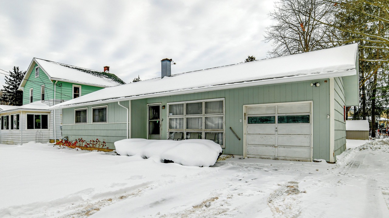Photo of Outdoor in Utica