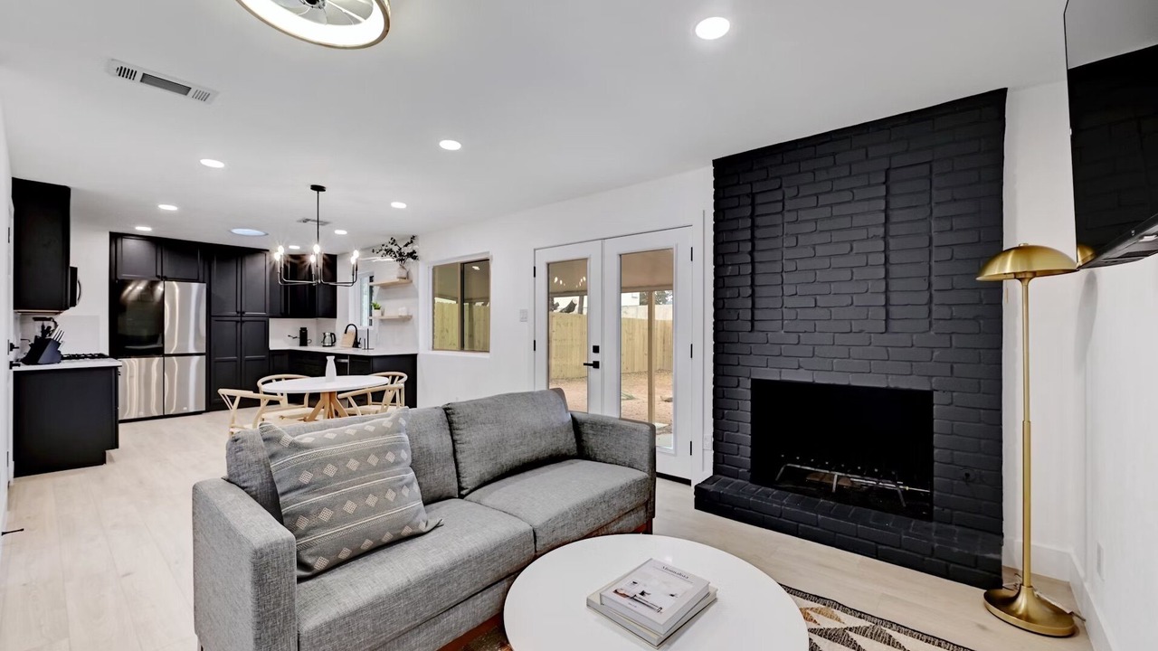 Photo of Livingroom in Sweetbriar