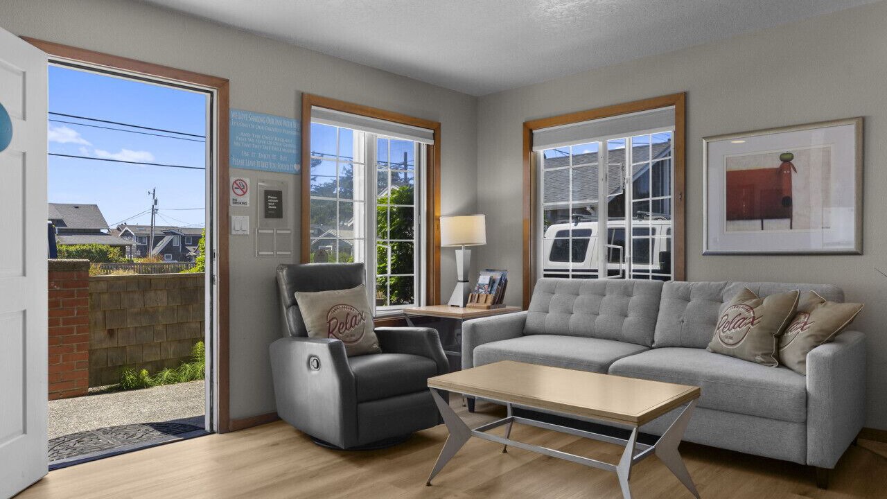 Photo of Livingroom in Downtown Cannon Beach