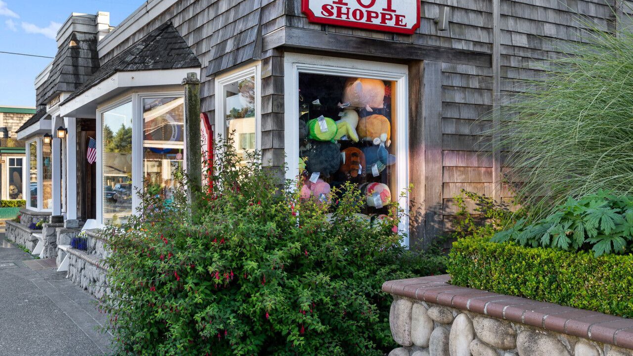 Photo of Others in Downtown Cannon Beach