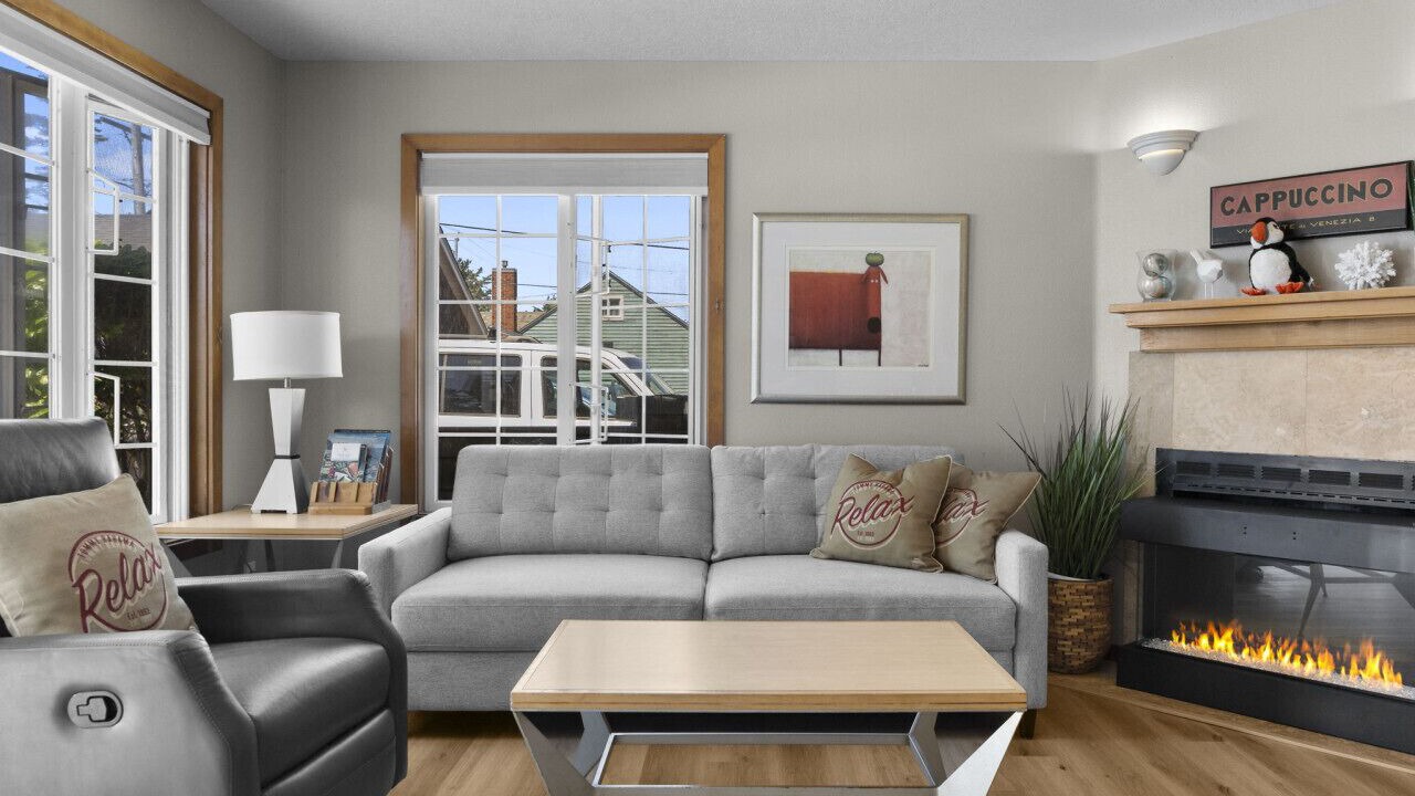 Photo of Livingroom in Downtown Cannon Beach