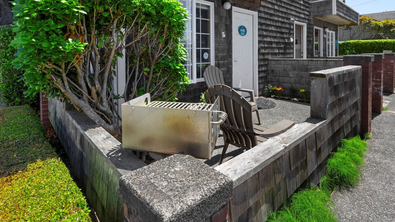 Photo of Patio Balcony in Downtown Cannon Beach