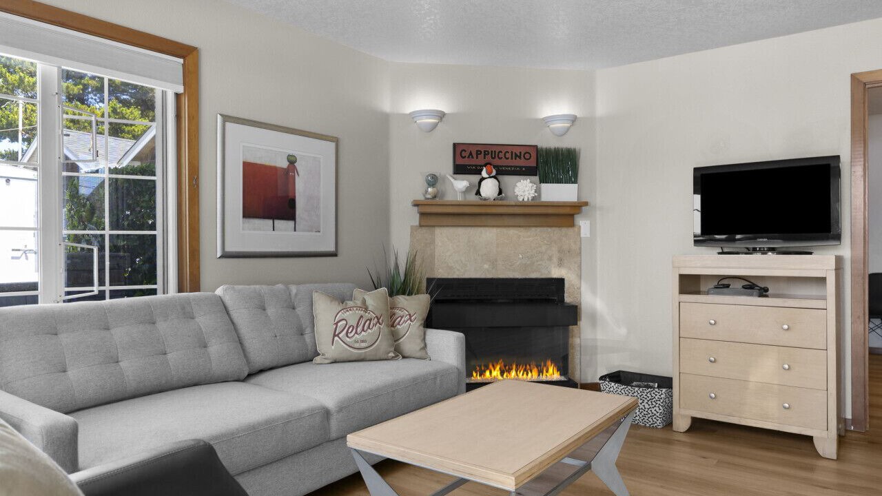 Photo of Livingroom in Downtown Cannon Beach