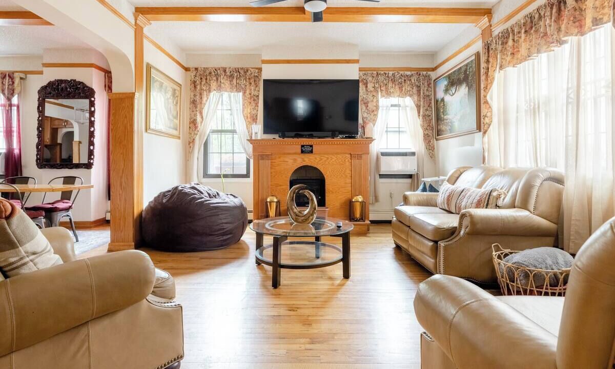 Photo of Livingroom in Queens