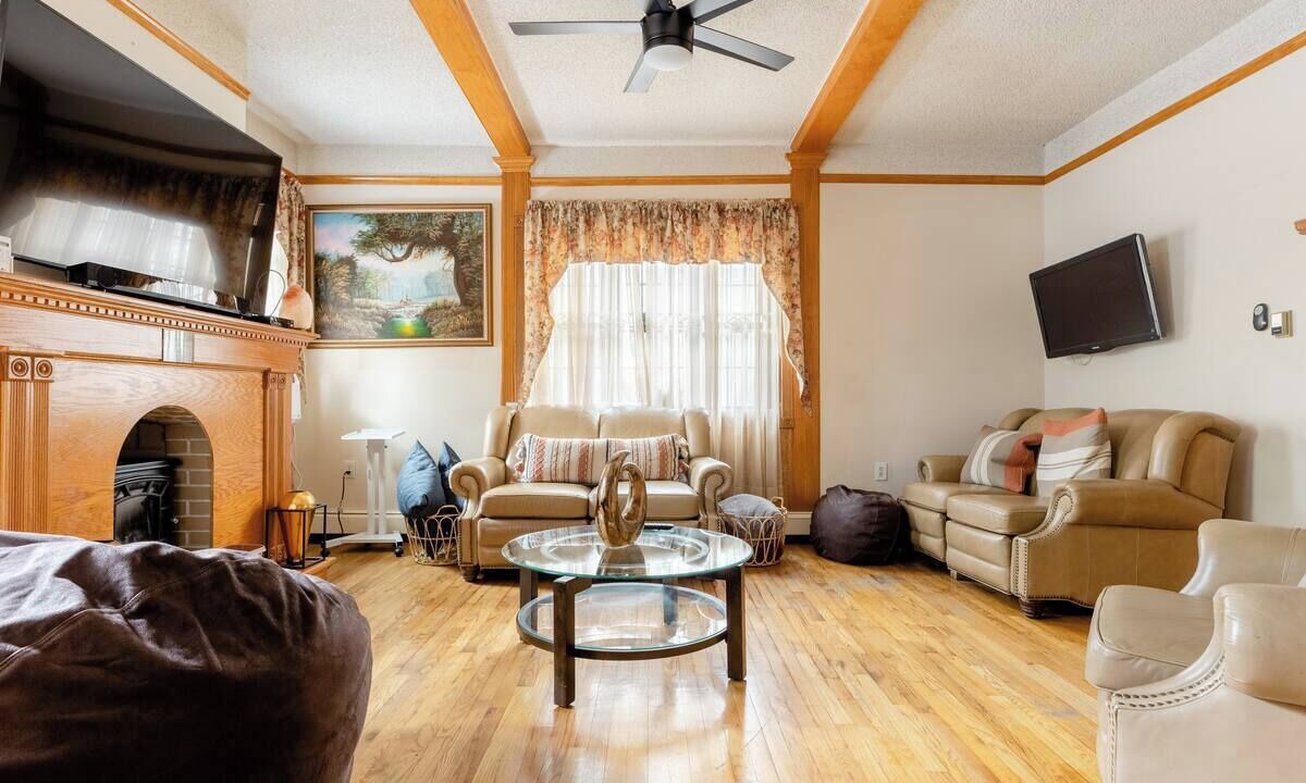 Photo of Livingroom in Queens