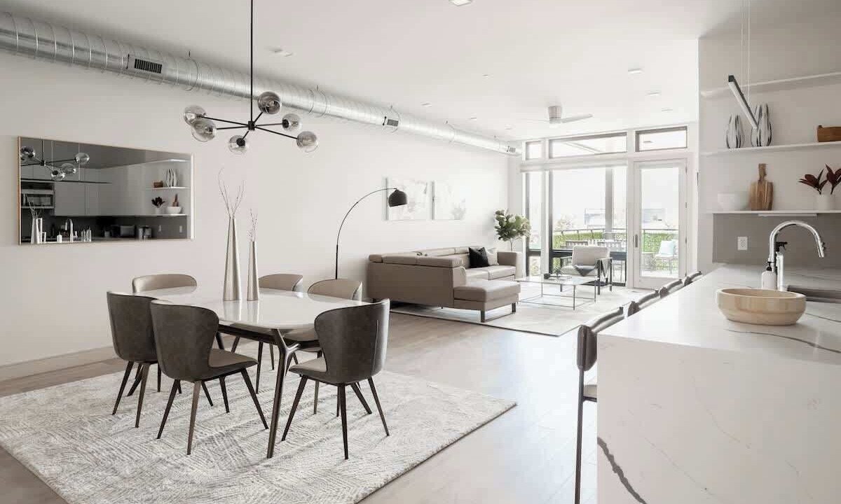 Photo of Livingroom in Jefferson Park